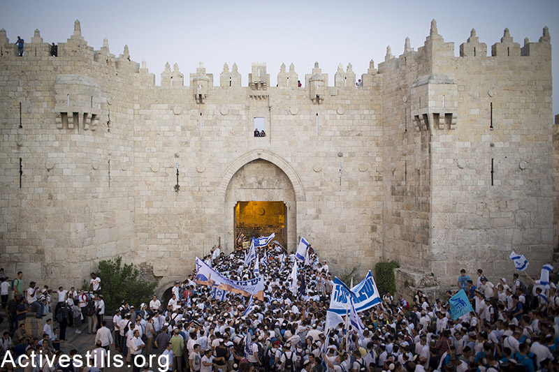 <p> Israel youth should slogans outside Jerusalem's old city, as they take part in the flags march, to celebrate 48 years for the occupation of East Jerusalem May 17, 2015.</p>